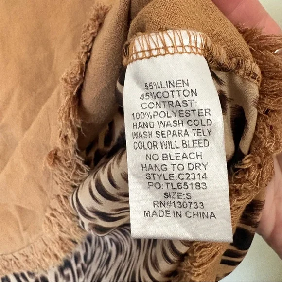 Umgee Brown Linen Leopard Print Blouse Size Small - Picture 10 of 14